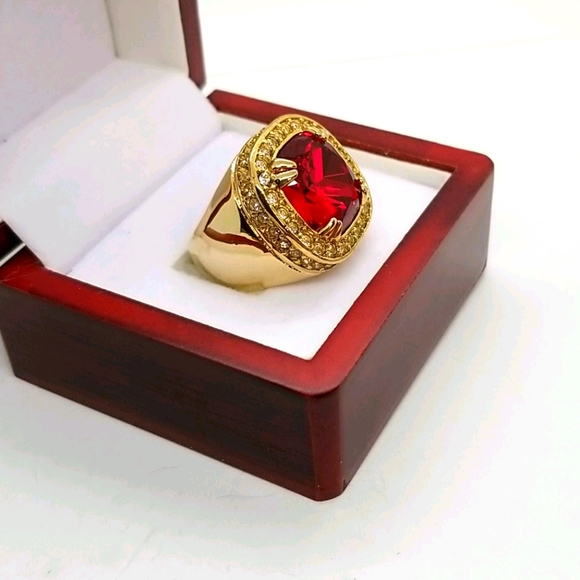 Mans ring - Picture 2 of 3